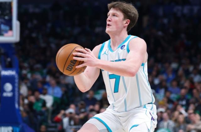 九游-库里迎最强挑战者 克尼普尔58场200三分历史最快！